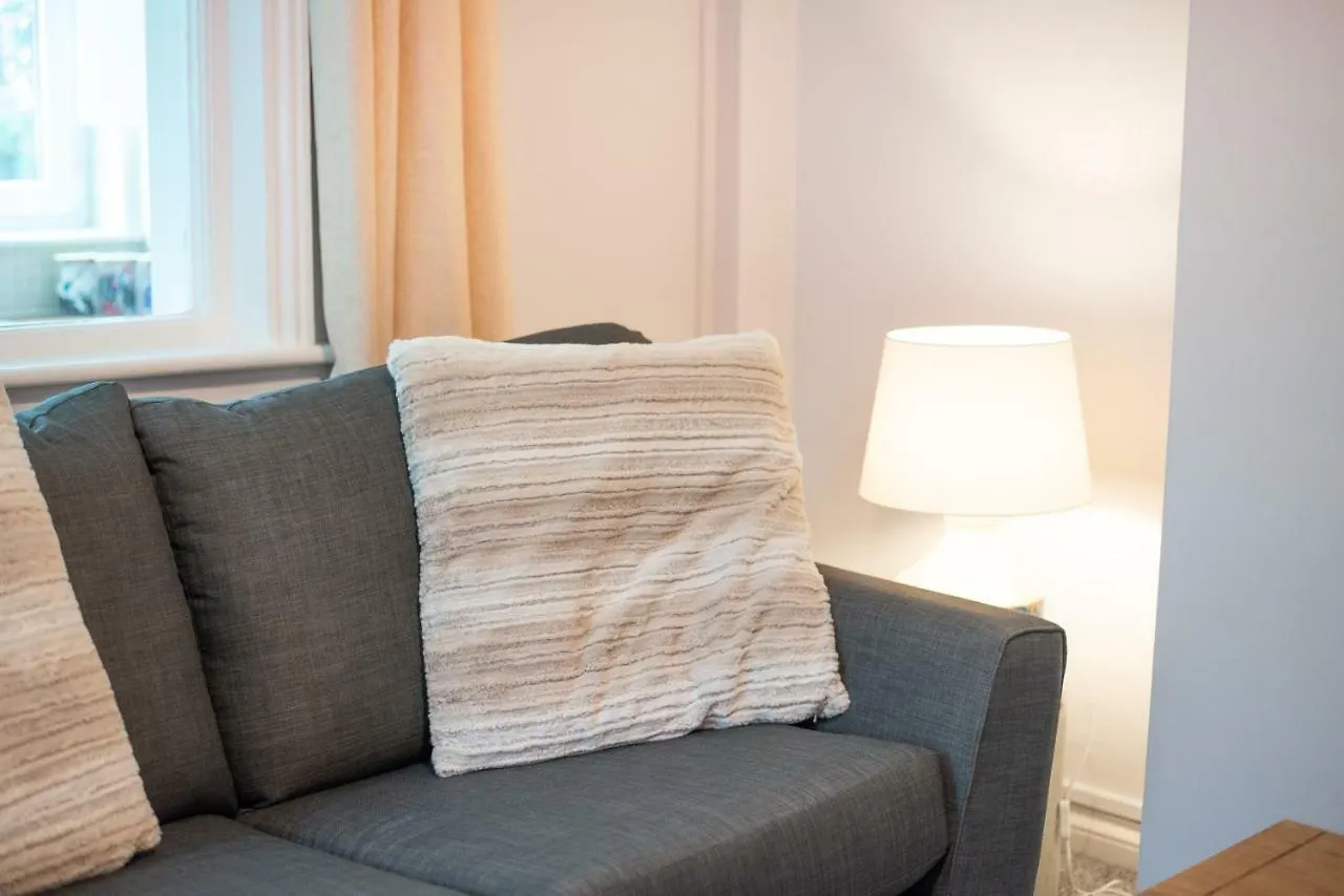 Holiday home Off Road Parking, Garden, Tv In Every Room Swansea