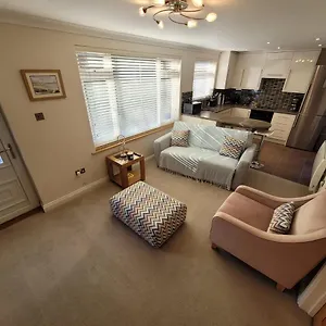 Holiday home The Mumbles - Bungalow - 2 Bedrooms - Pet Friendly, Swansea
